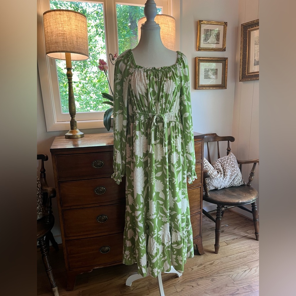 Great condition Ava & Viv Green Boho Floral Maxi Prairie Dress. Size X XL